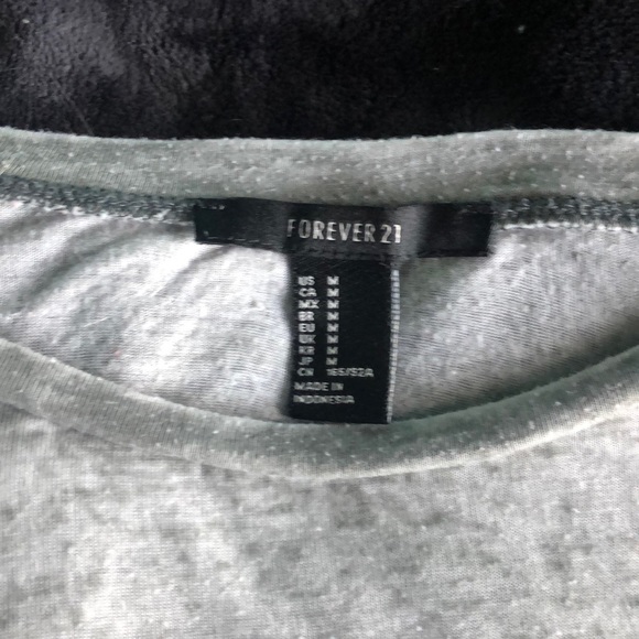 gray cropped t shirt from forever 21 - Picture 2 of 3